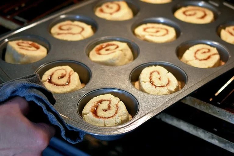 Paleo Cinnamon Rolls Recipe: A Delicious and Healthy Breakfast Option